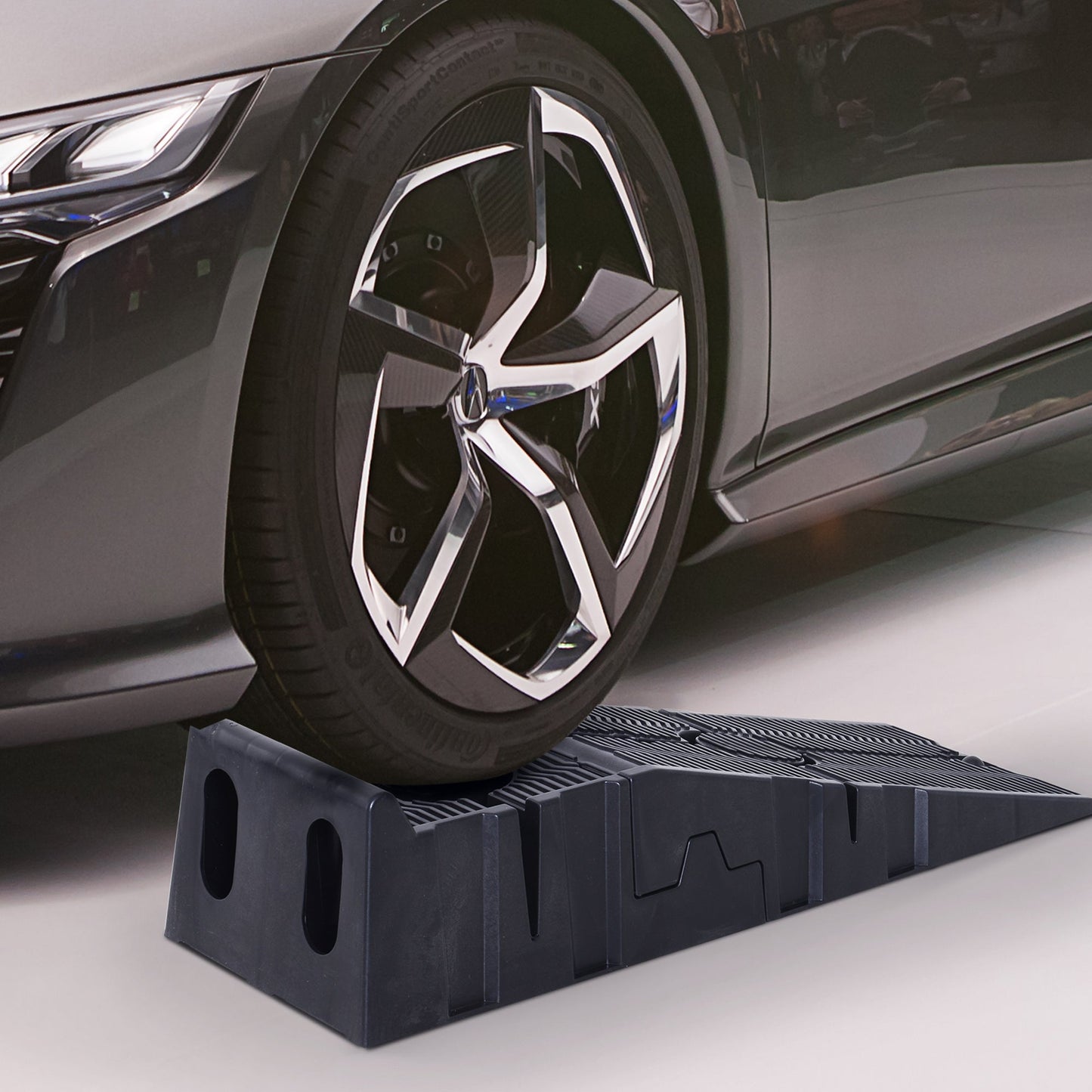 DURHAND 2 Pieces Car Ramps Heavy Duty 2.5 Ton Motorhome Levelling Ramps, Plastic Garage Workshop Car Lift, Portable Automotive Vehicle Campervan Car Ramp, Black