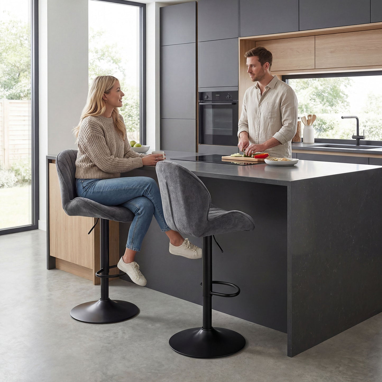 HOMCOM Bar Stools Set of 2, Swivel Barstools with Back, Adjustable Height and Footrest for Kitchen Island, Dining Room, Grey