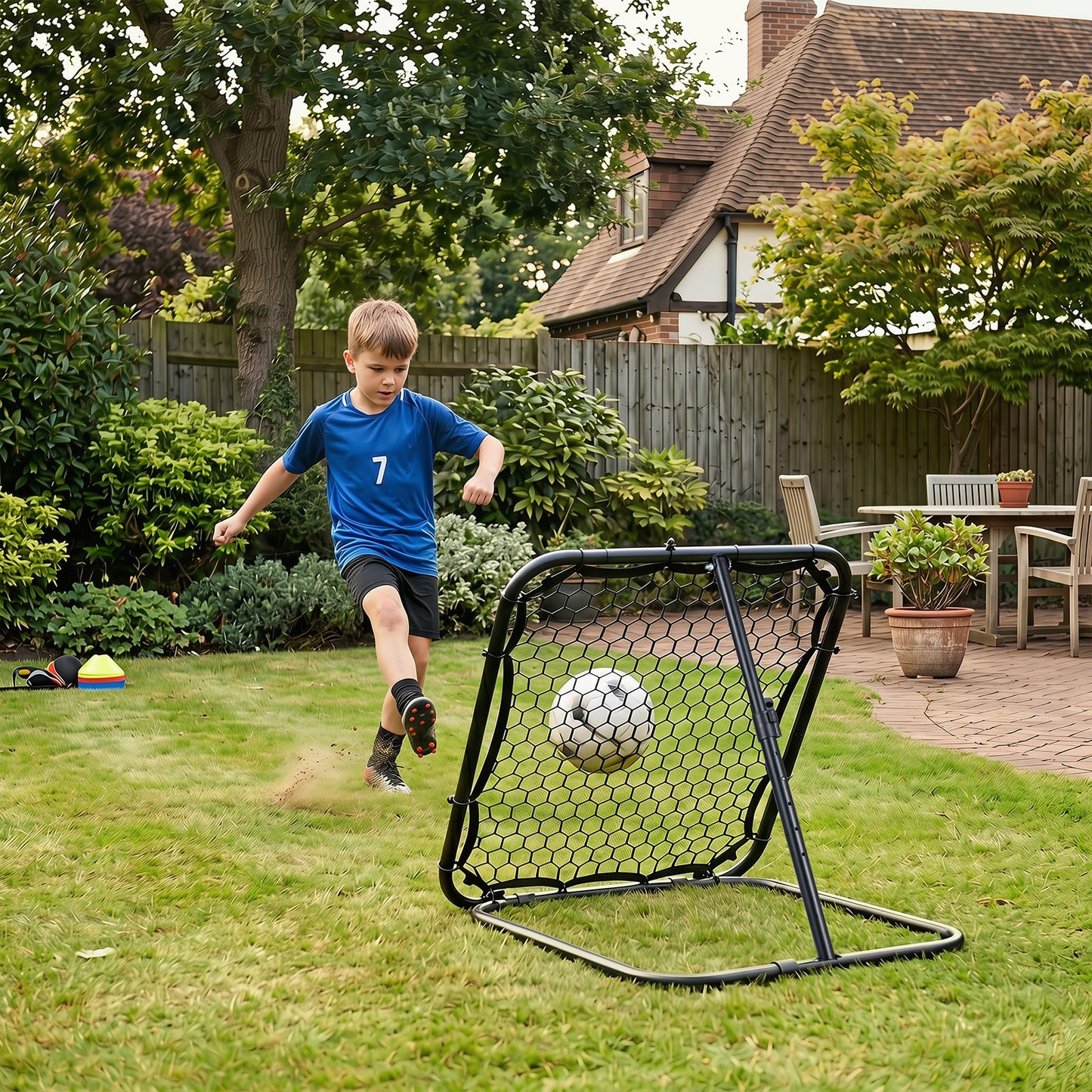 85 x 85 cm Football Rebounder with 5 Adjustable Angles and 4 Ground Stakes