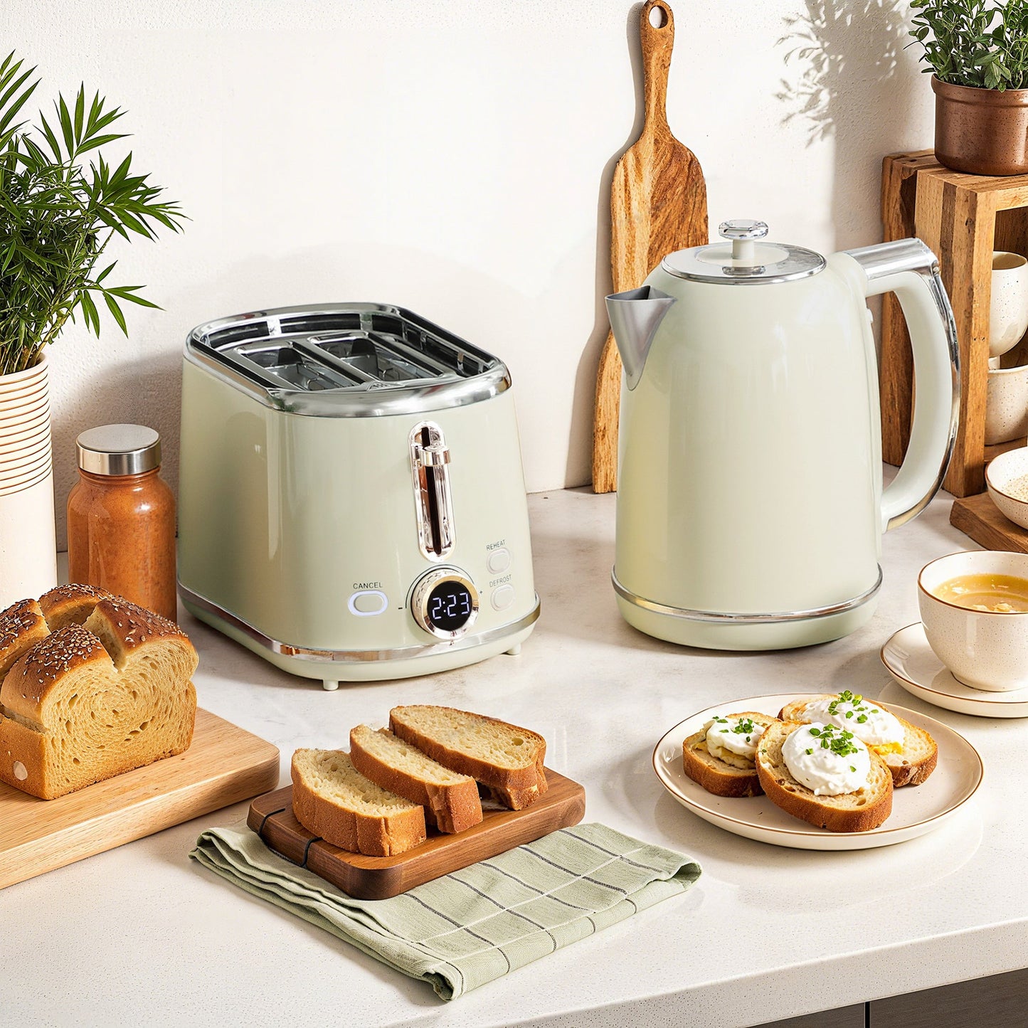 HOMCOM Polished Retro 40-100Â°C Kettle and Toaster Set - Grey